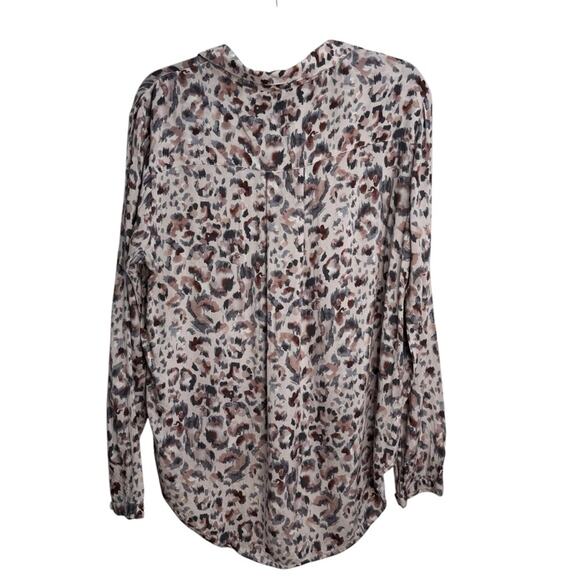 Bella Dahl Hipster Relaxed Animal Print Button Down Shirt - Picture 4 of 8